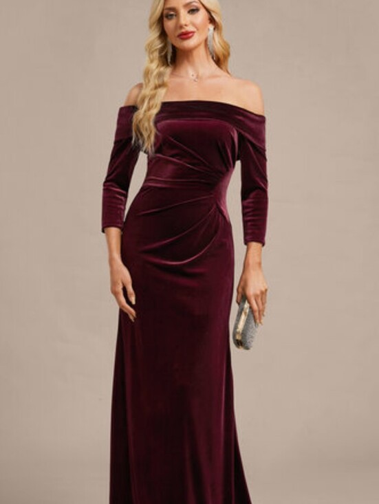 JJs House Dresses & Skirts - NWT Sz 20 JJ's House Velvet Evening Gown in Deep Wine